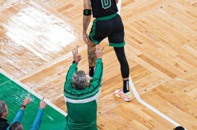 塔图姆在G2比赛中持续失利，出色防守引发热议！